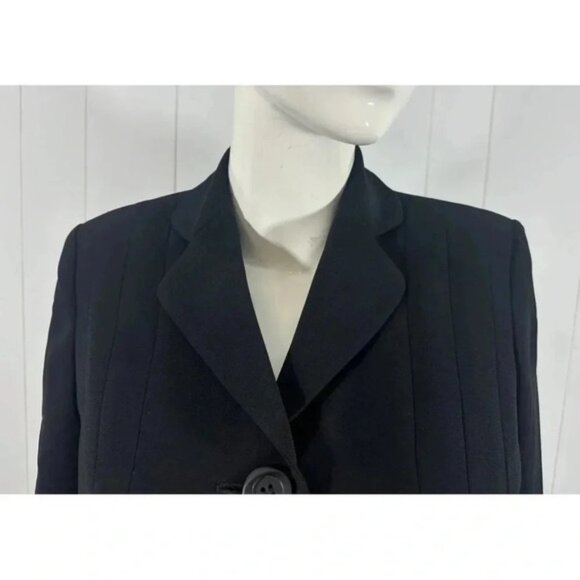 Le suit Women’s black lined blazer 3 button pleated Jacket Career Sz 2 Petite - Picture 2 of 7